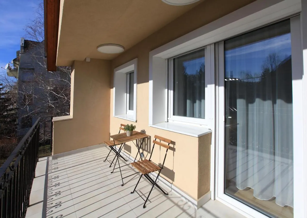 Paskal-Lux Apartments With Free Parking And Ac Hungría