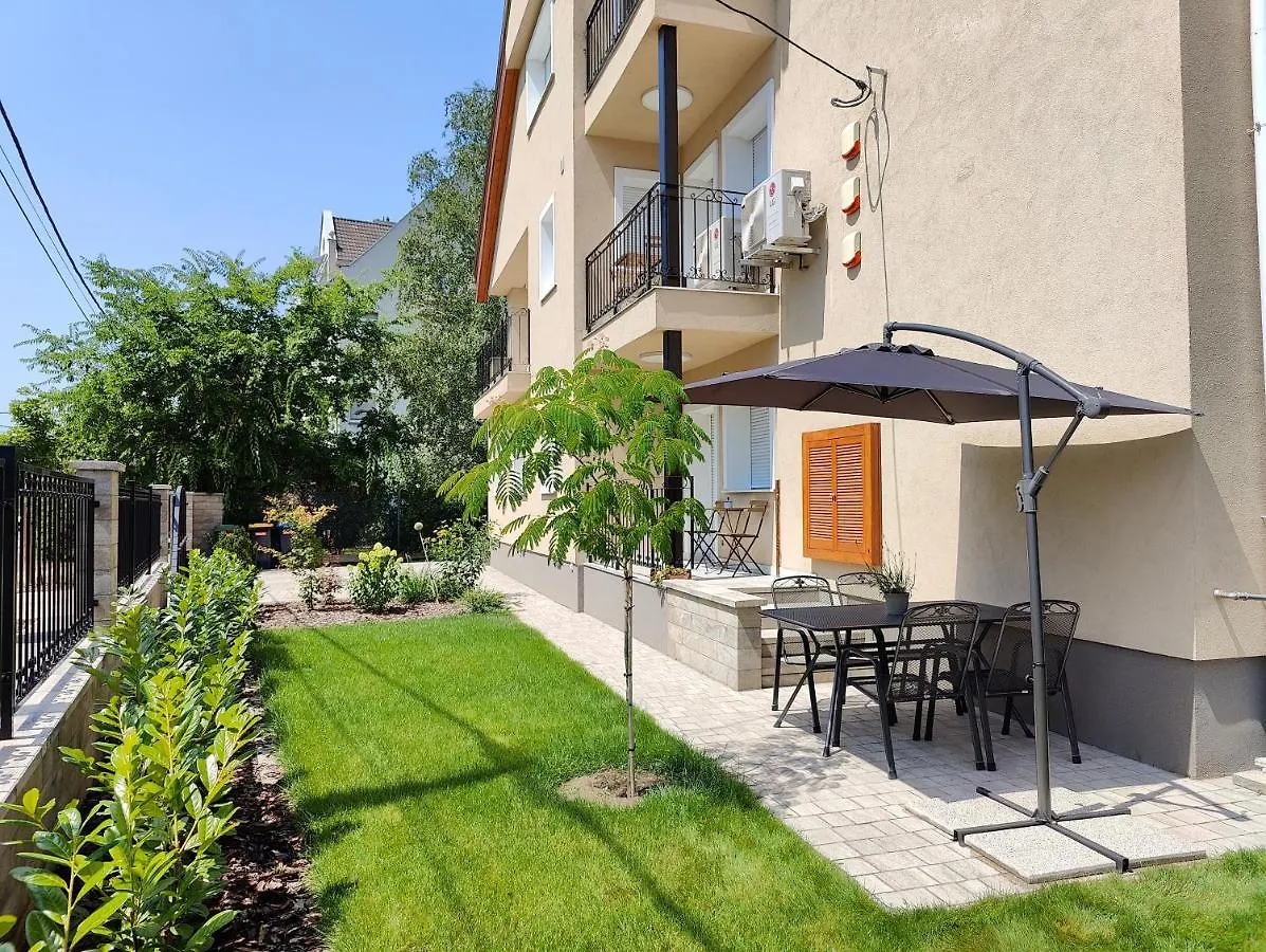 Paskal-Lux Apartments With Free Parking And Ac 0*, Budapest Hungría