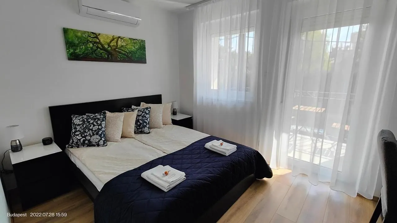 Paskal-Lux Apartments With Free Parking And Ac Hungría
