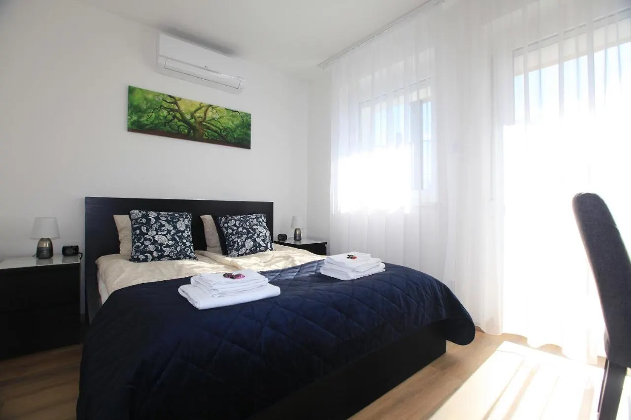 Paskal-Lux Apartments With Free Parking And Ac 0*, Budapest