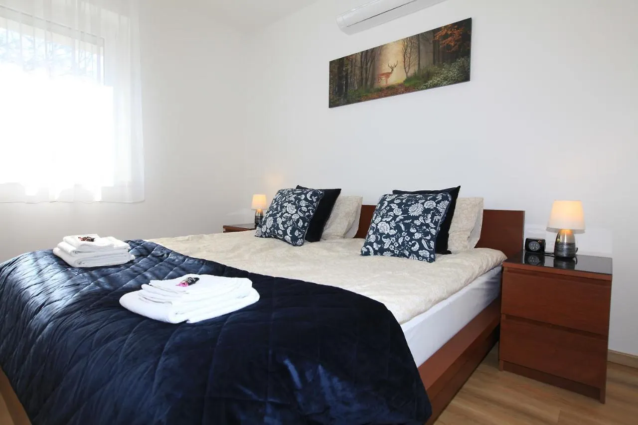 Paskal-Lux Apartments With Free Parking And Ac Ungheria